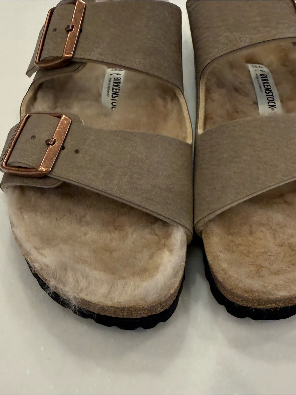 Birkenstock Arizona Genuine Shearling Slide Sandal Taupe Size W-10 M-8 EU 41 NWT - Picture 9 of 13